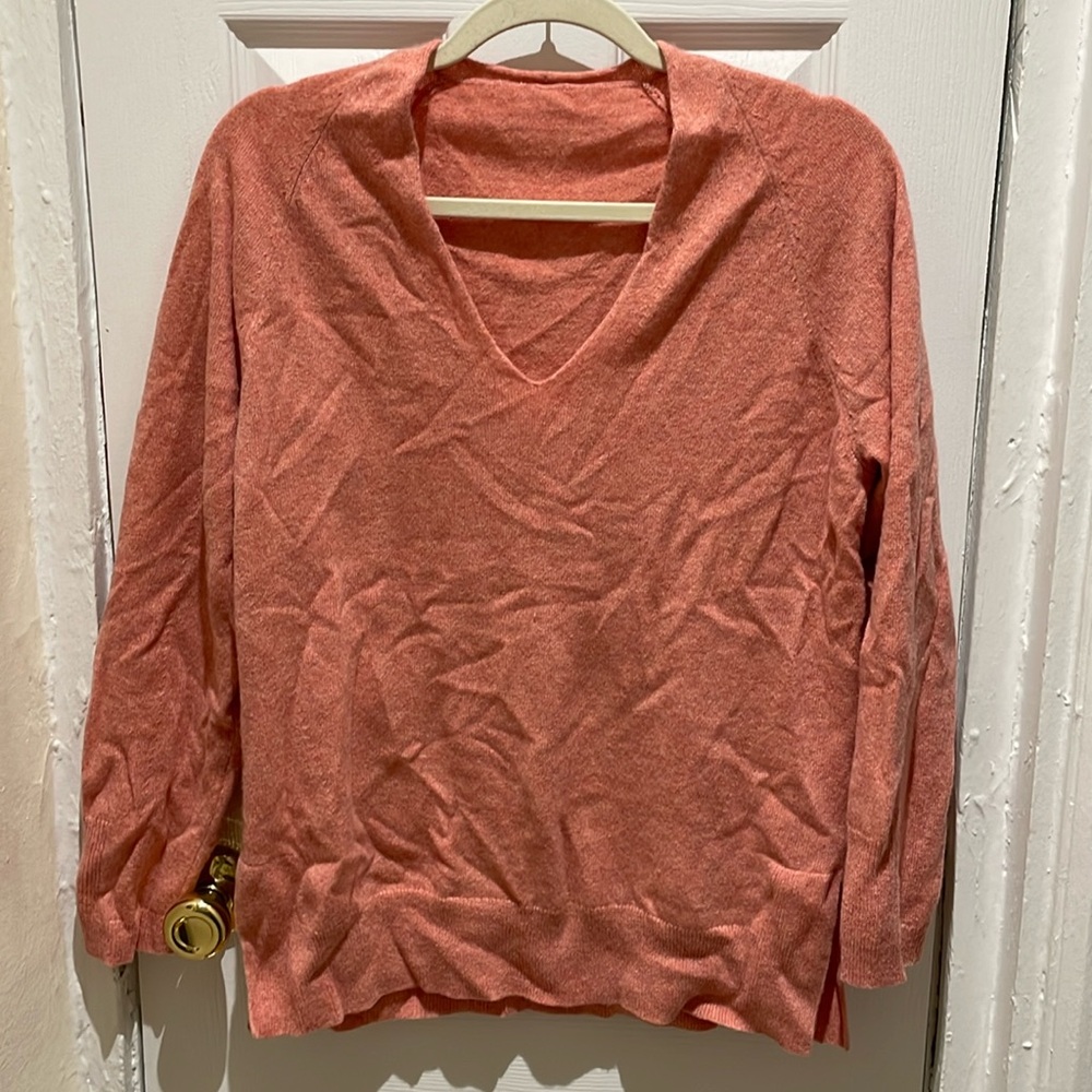 Cashmere v neck sweater